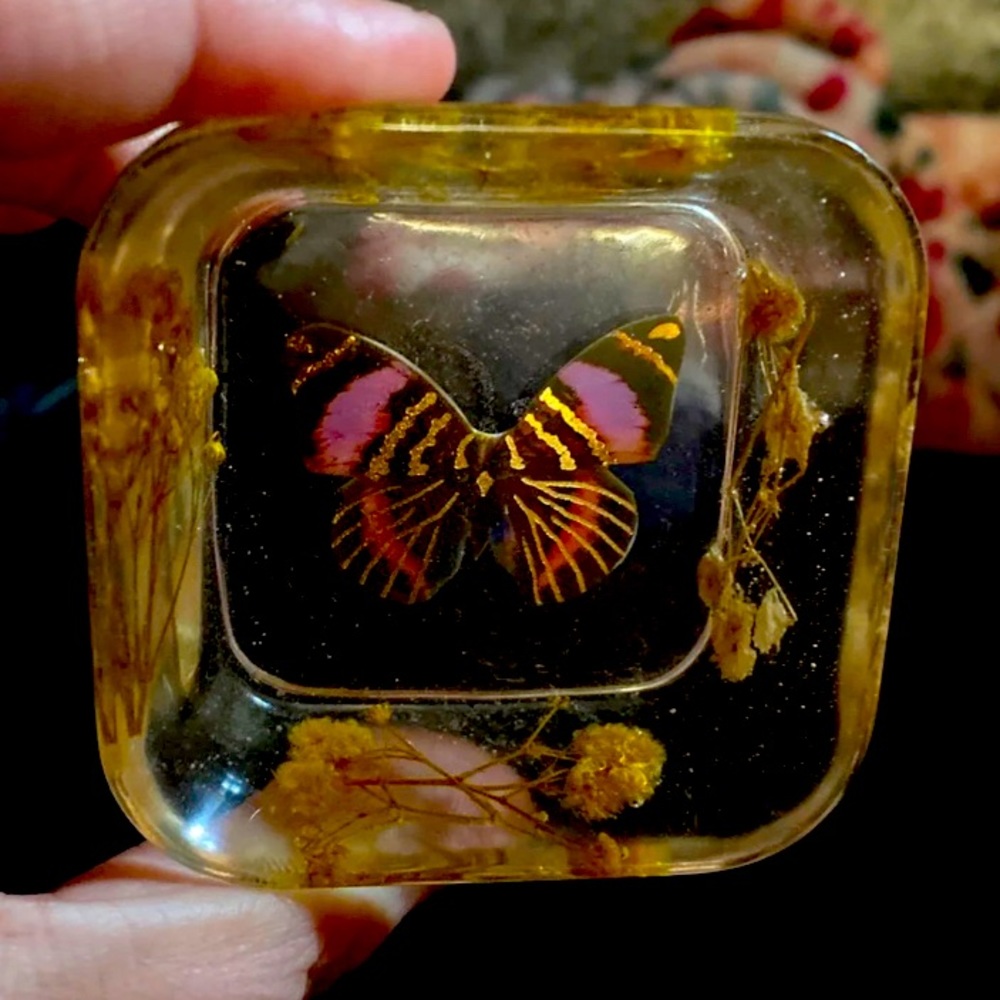 Resin butterfly trinket tray